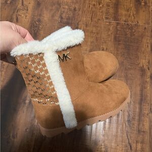 Michael Kors Tan Kids' Boots with White Fur Trim